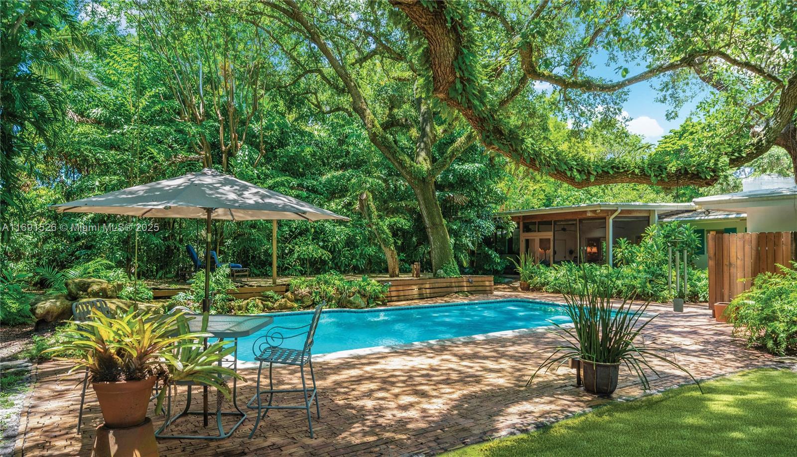 Picture of 3540 N Moorings Way, Miami, FL 33133