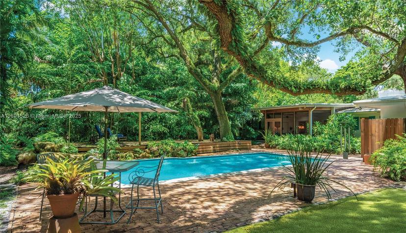 Picture of 3540 N Moorings Way, Miami FL 33133