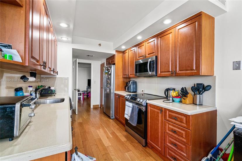 Picture of 20281 E Country Club Dr # 909, Aventura FL 33180