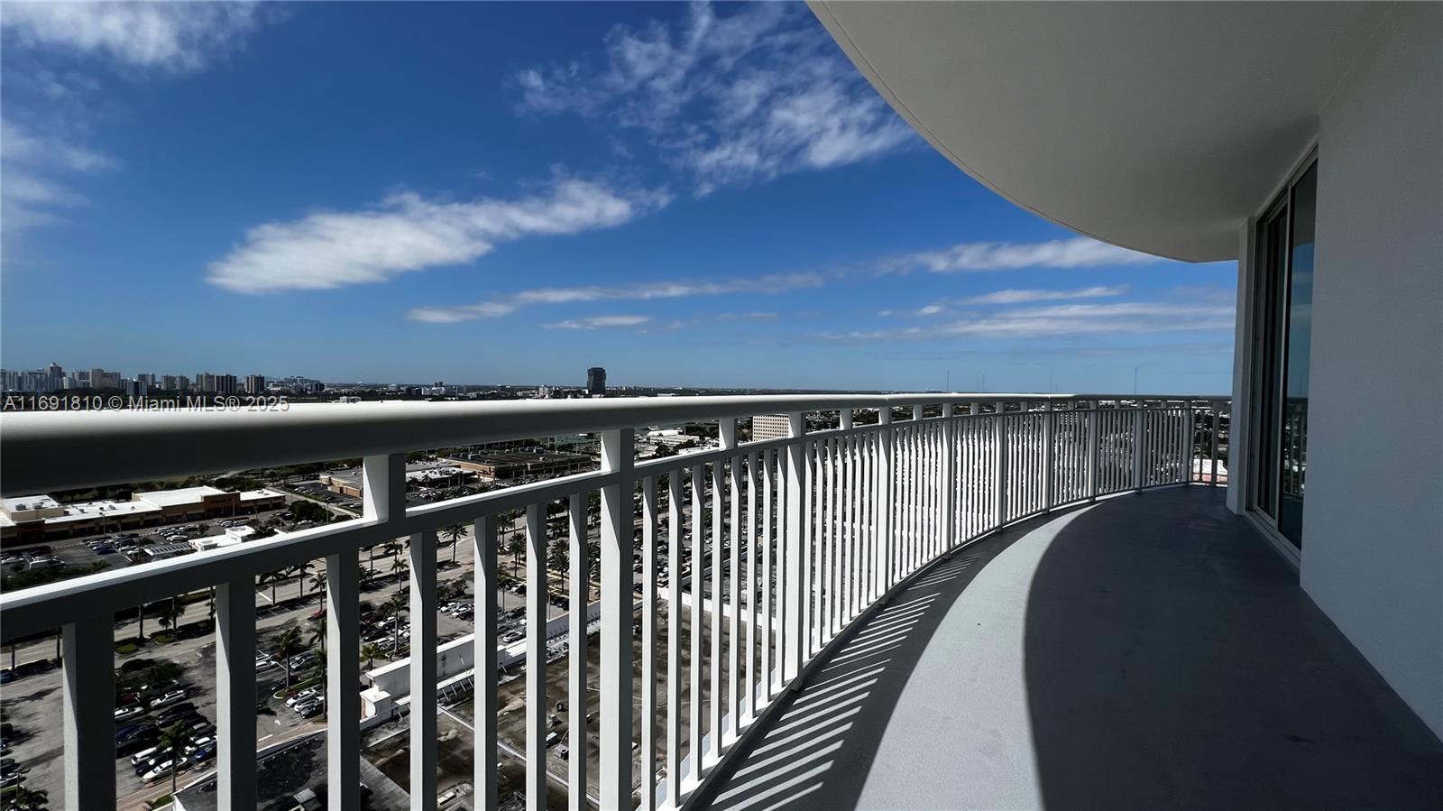 Picture of 1745 E Hallandale Beach Blvd # 2007W, Hallandale Beach, FL 33009