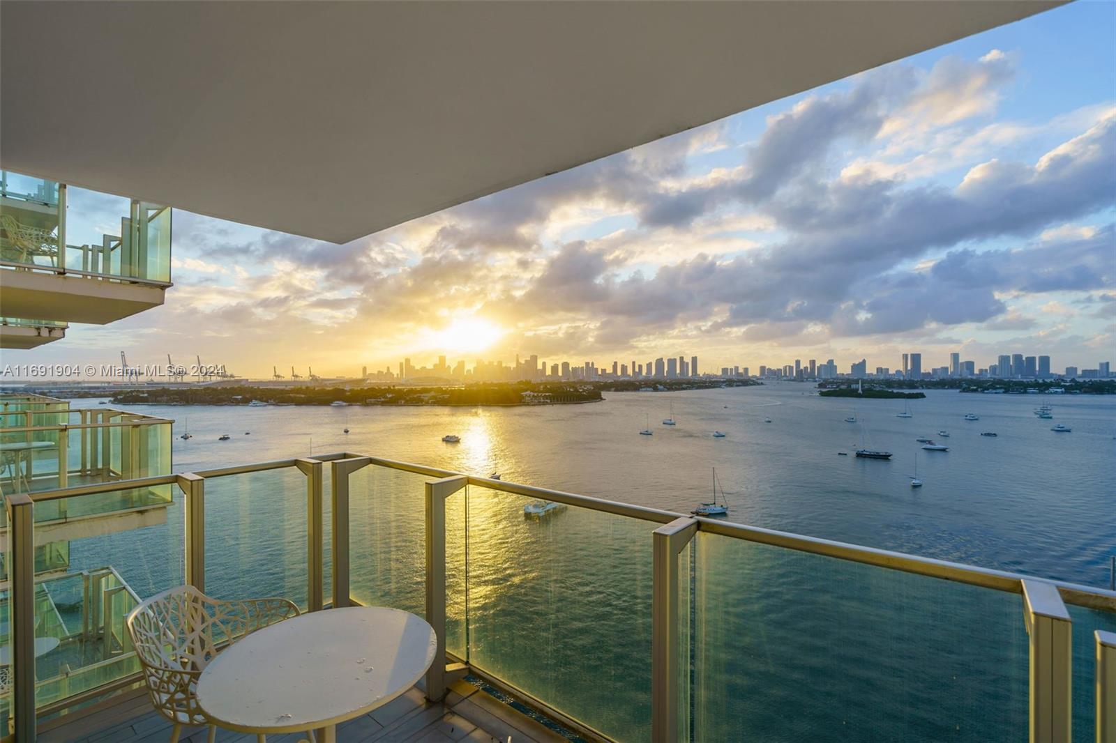 Picture of 1100 West Ave # 1420, Miami Beach, FL 33139