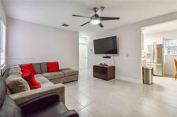 Picture of 1213 Chateau Park Dr, Fort Lauderdale, FL 33311