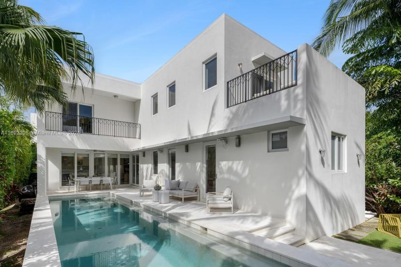 Picture of 4485 Royal Palm Ave, Miami Beach FL 33140