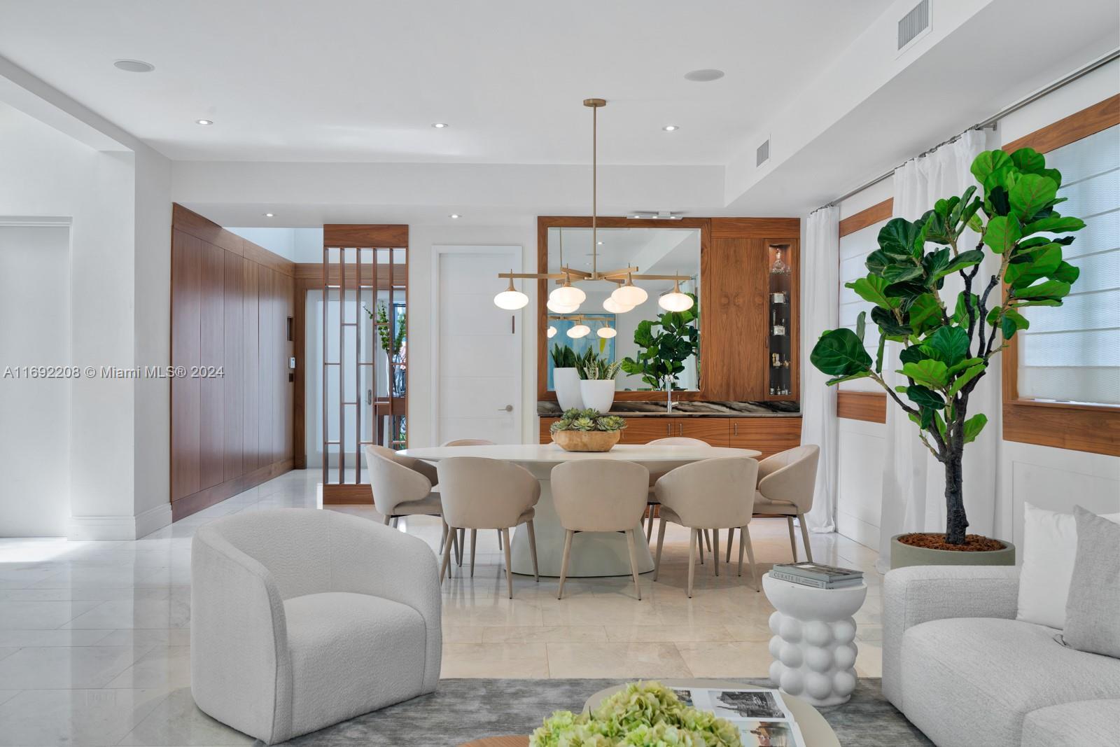 Picture of 4485 Royal Palm Ave, Miami Beach, FL 33140