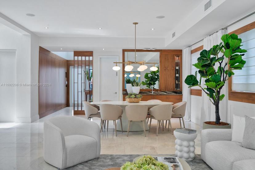 Picture of 4485 Royal Palm Ave, Miami Beach FL 33140