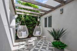 Picture of 4485 Royal Palm Ave, Miami Beach, FL 33140