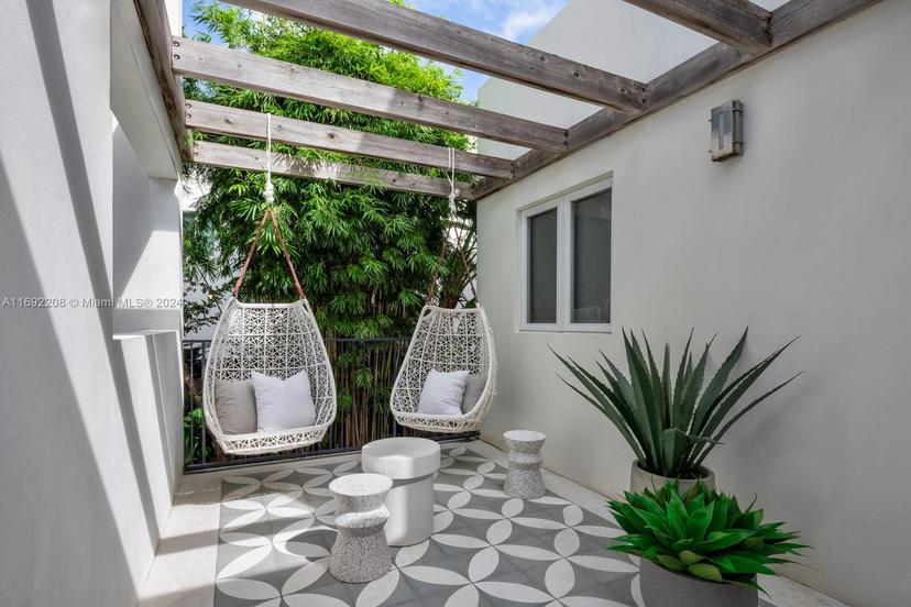 Picture of 4485 Royal Palm Ave, Miami Beach FL 33140