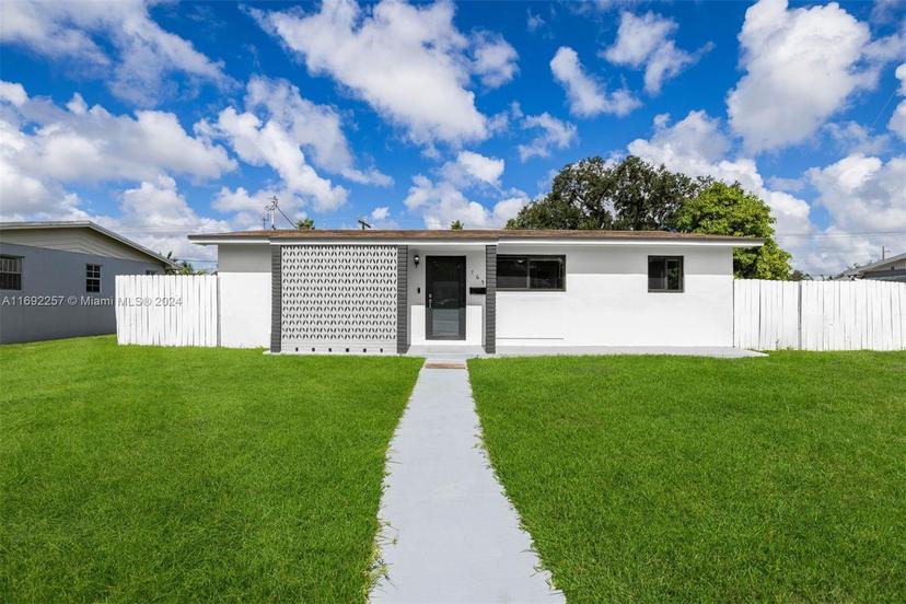 Picture of 765 NW 199Th St, Miami Gardens FL 33169