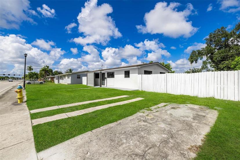 Picture of 765 NW 199Th St, Miami Gardens FL 33169