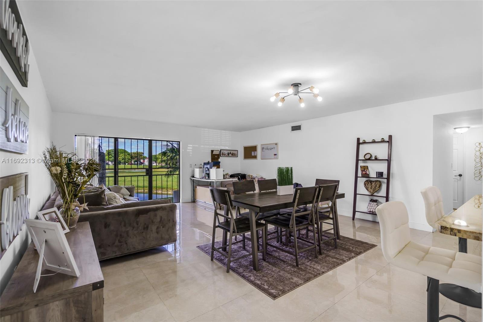 Picture of 271 W Park Dr # 7, Miami, FL 33172