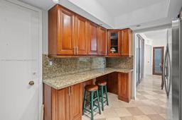 Picture of 5005 Collins Ave # 615, Miami Beach, FL 33140