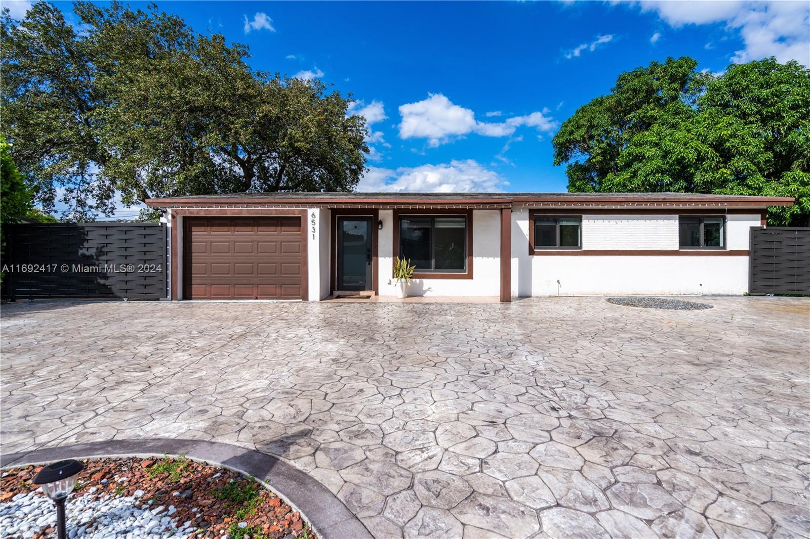 Picture of 6531 Lincoln St, Hollywood, FL 33024