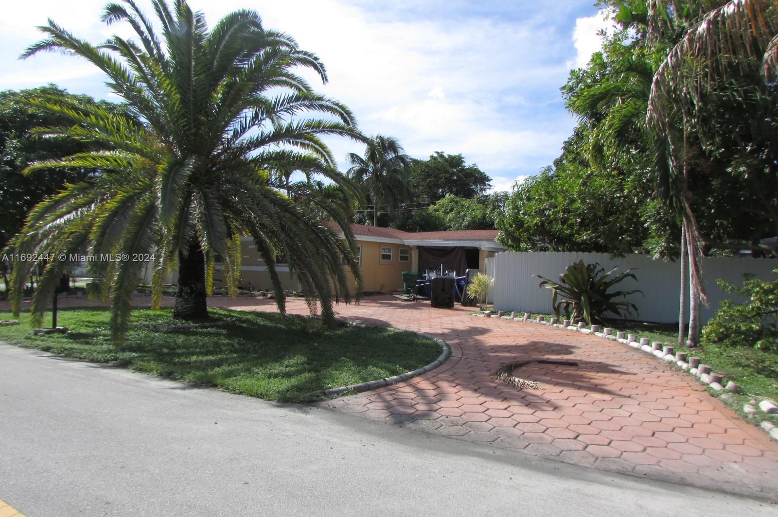 Picture of 2902 SW 67Th Ter, Miramar, FL 33023
