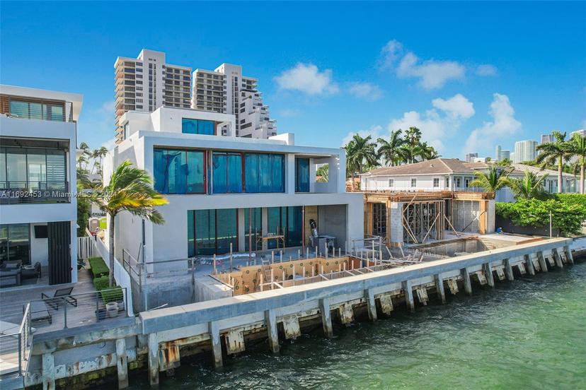 Picture of 1045 N Venetian Dr, Miami FL 33139