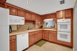Picture of 6483 Racquet Club Dr # 22, Lauderhill, FL 33319
