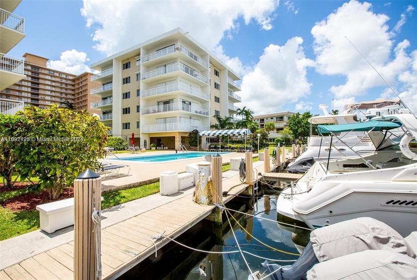 Picture of 120 Golden Isles Dr # 22B, Hallandale Beach FL 33009