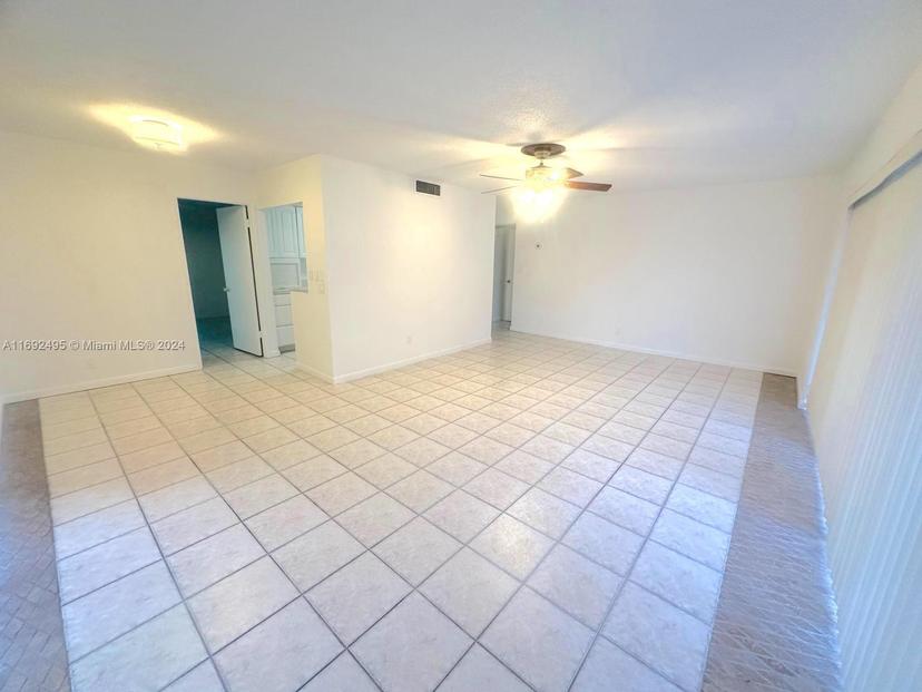 Picture of 120 Golden Isles Dr # 22B, Hallandale Beach FL 33009