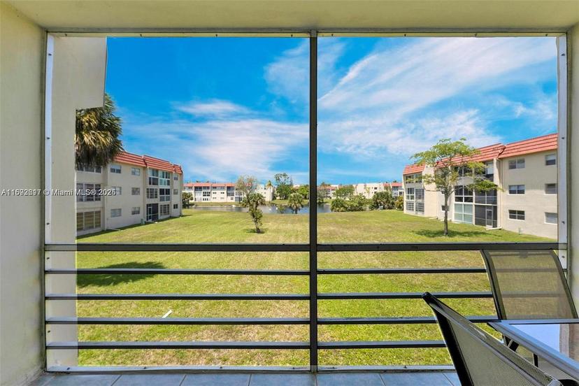 Picture of 2951 E Sunrise Lakes Dr # 209, Sunrise FL 33322