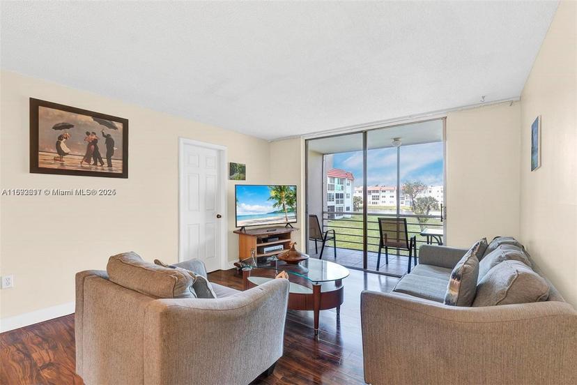 Picture of 2951 E Sunrise Lakes Dr # 209, Sunrise FL 33322