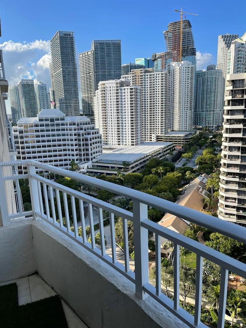 Picture of 770 Claughton Island Dr # 2107, Miami FL 33131