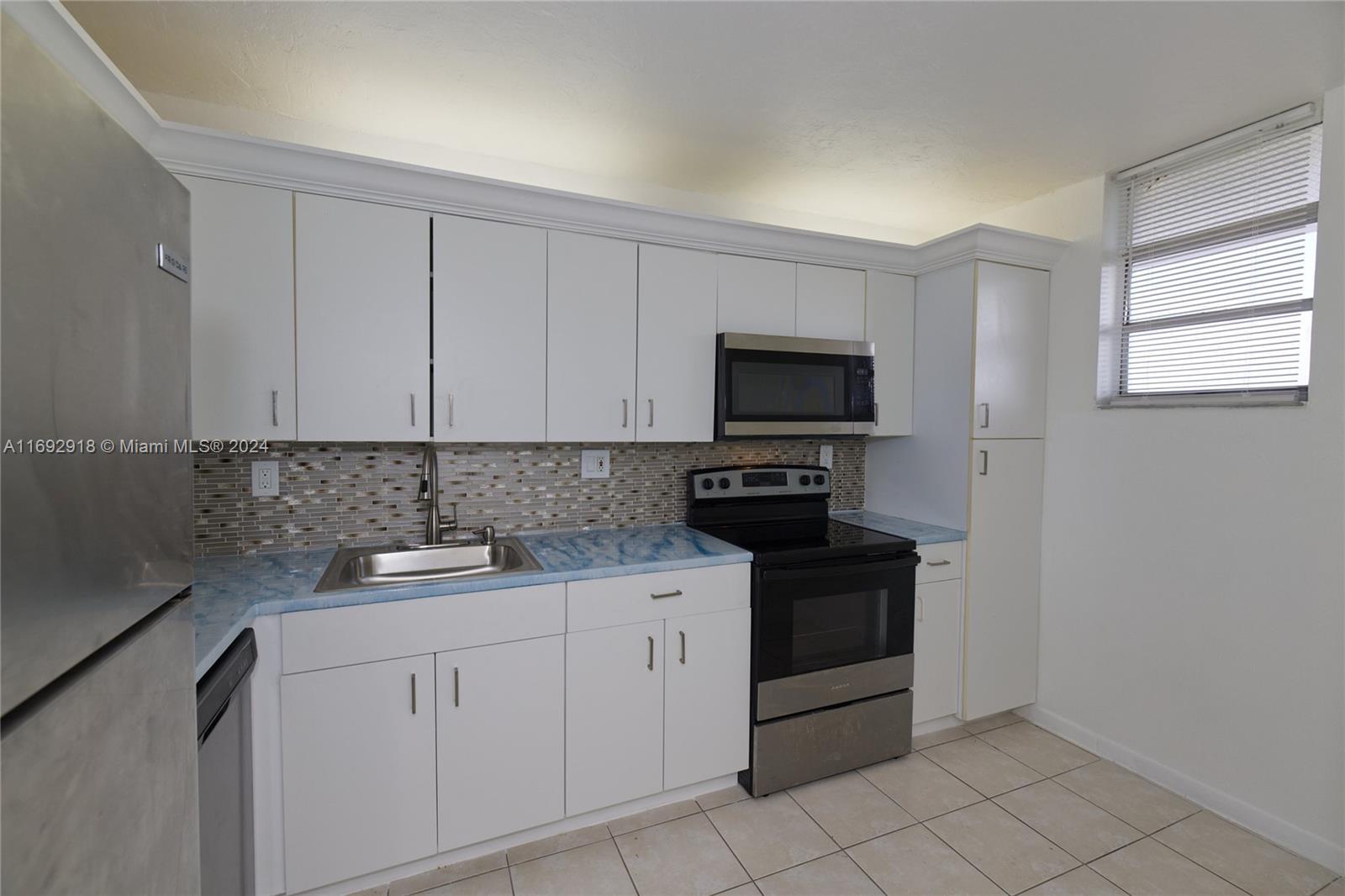 Picture of 2903 N Miami Beach Blvd # 806, North Miami Beach, FL 33160