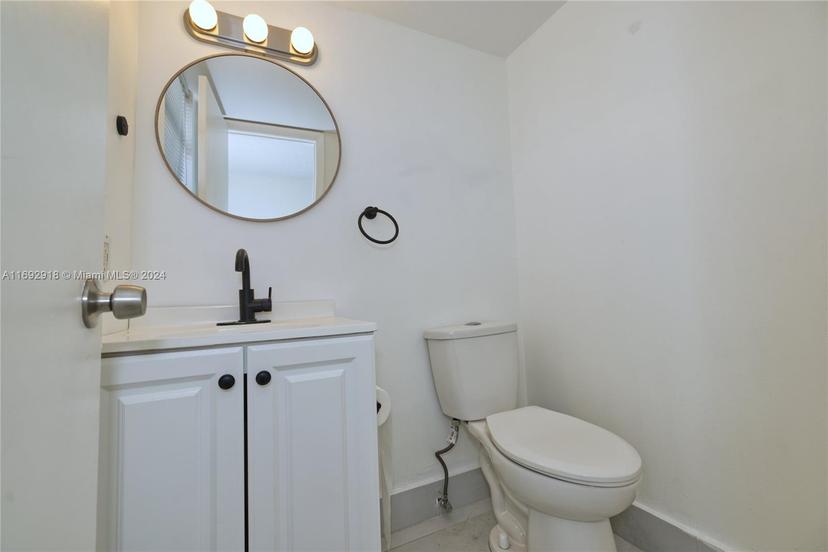 Picture of 2903 N Miami Beach Blvd # 806, North Miami Beach FL 33160