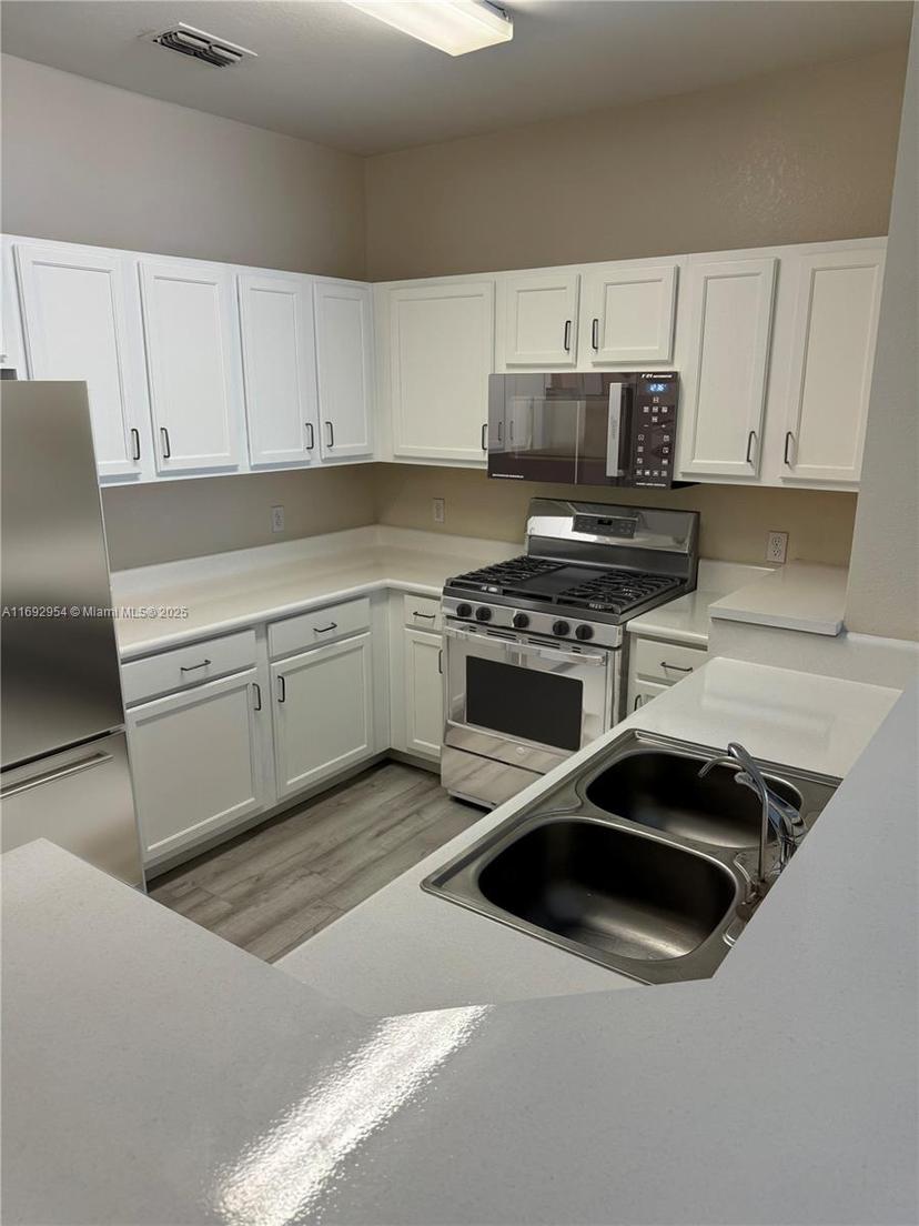 Picture of 8239 Claire Ann Dr # 307, Orlando FL 32825