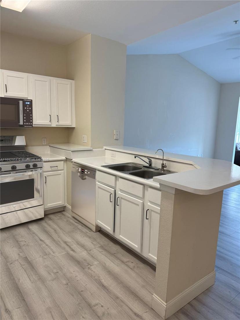 Picture of 8239 Claire Ann Dr # 307, Orlando FL 32825