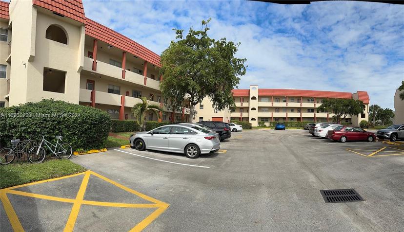 Picture of 3001 E Sunrise Lakes Dr # 110, Sunrise FL 33322