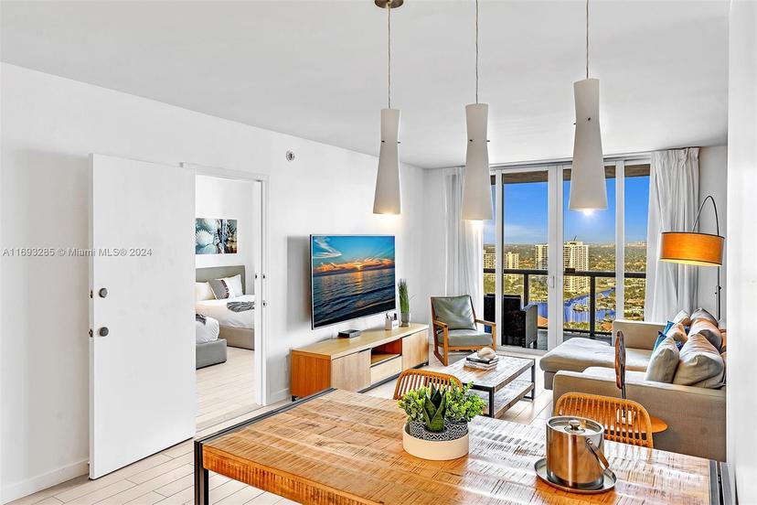 Picture of 2602 E Hallandale Beach Blvd Unit # R2708, Hallandale Beach FL 33009