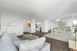 Picture of 9800 W Bay Harbor Dr # 512, Bay Harbor Islands, FL 33154
