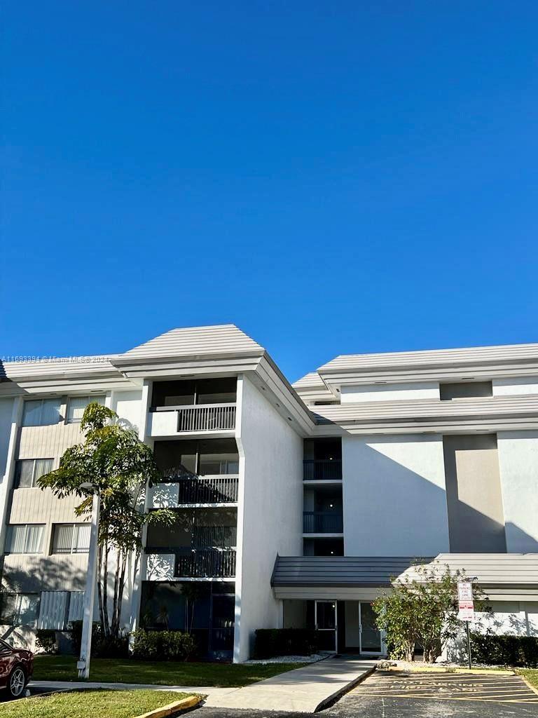 Picture of 721 N Pine Island Rd # 213, Plantation, FL 33324