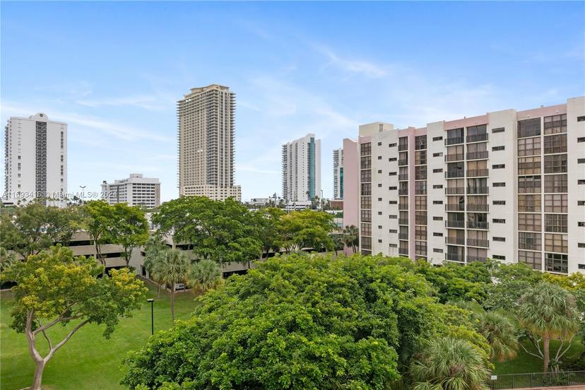 Picture of 17011 N Bay Rd # 612, Sunny Isles Beach FL 33160