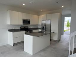 Picture of 19114 SW 345 Ter # 19114, Homestead, FL 33034