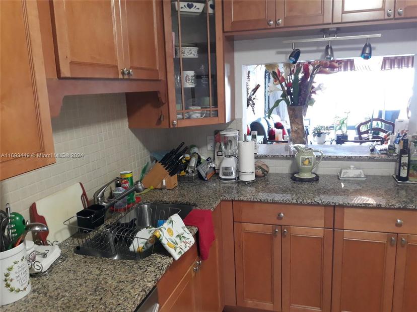 Picture of 215 SE 3Rd Ave # 407A, Hallandale Beach FL 33009