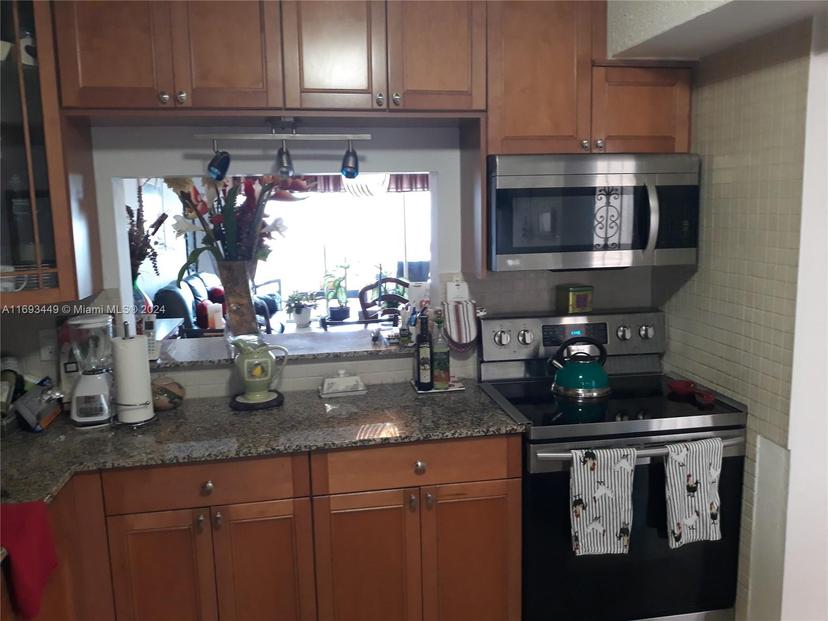 Picture of 215 SE 3Rd Ave # 407A, Hallandale Beach FL 33009