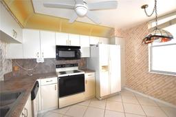 Picture of 10414 NW 24Th Pl # 405, Sunrise, FL 33322
