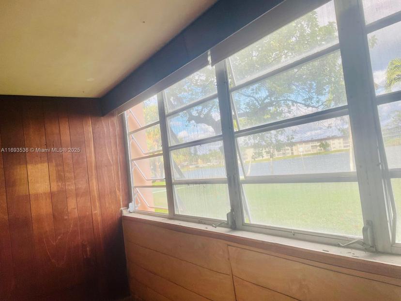 Picture of 18707 NE 14Th Ave # 528, Miami FL 33179