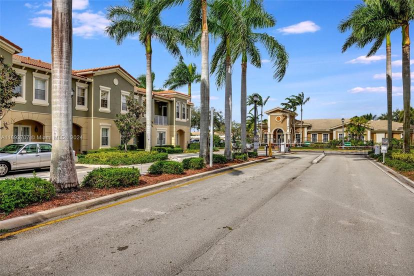 Picture of 5868 Hampton Hills Blvd, Tamarac FL 33321