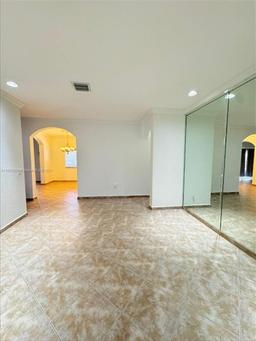 Picture of 1210 SE 7Th Ct, Homestead, FL 33033