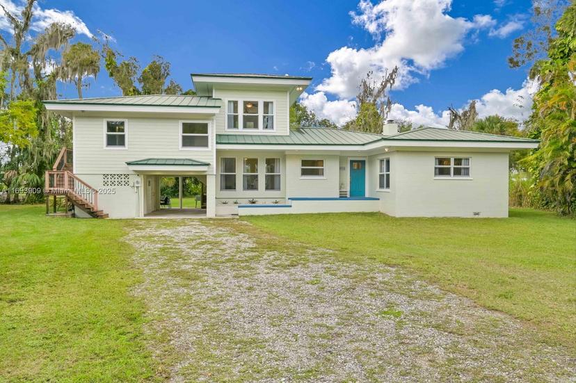 Picture of 671 Live Oak Ln, La Belle FL 33935
