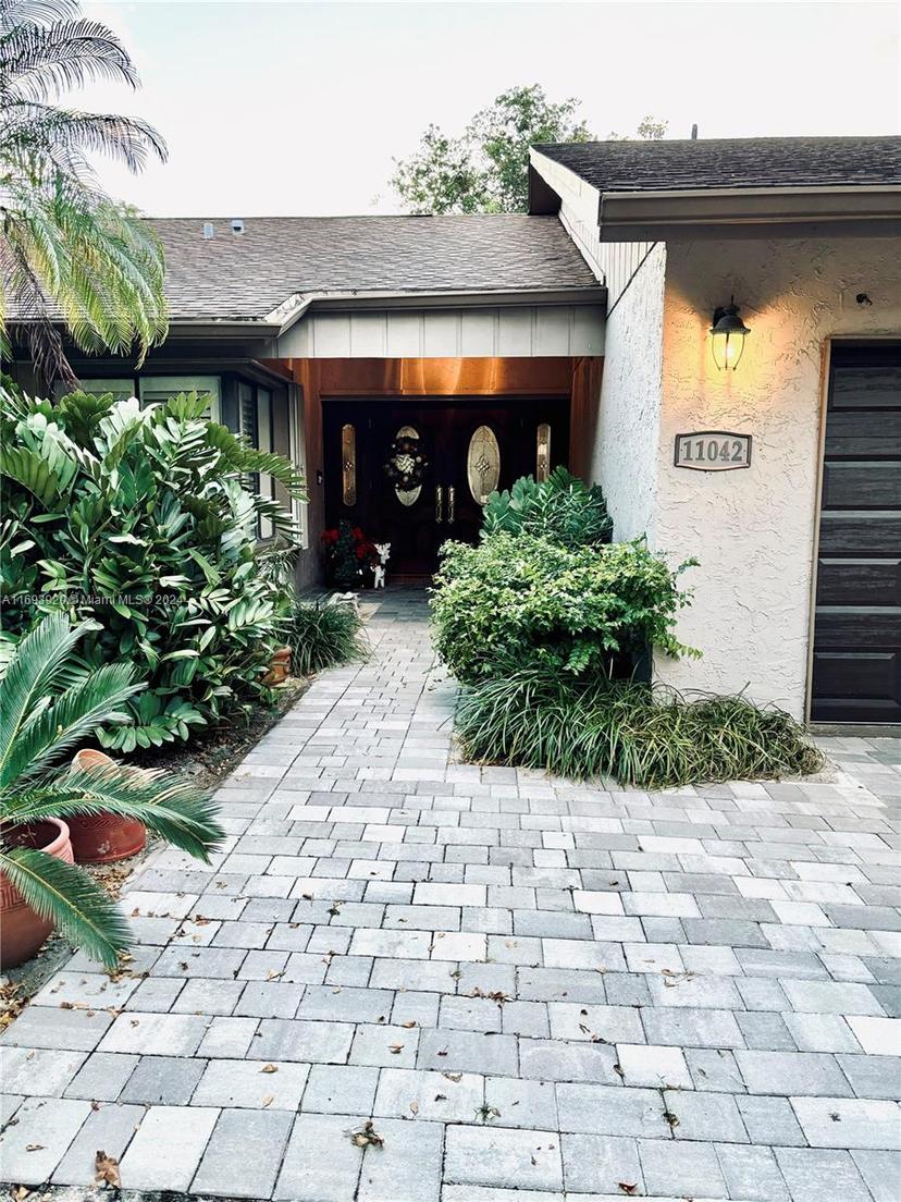 Picture of 11042 SW 129Th Pl, Miami FL 33186