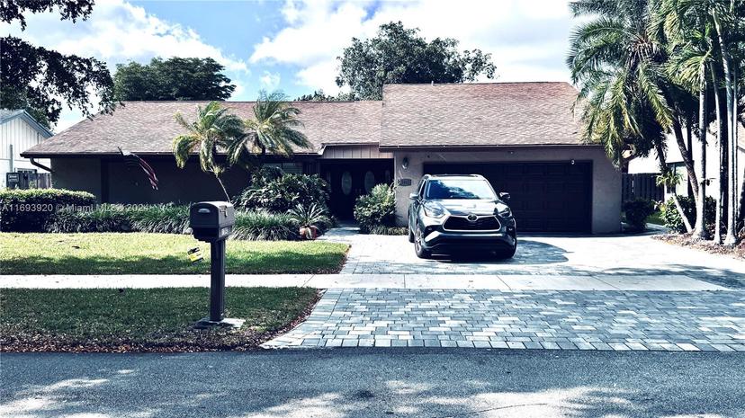 Picture of 11042 SW 129Th Pl, Miami FL 33186