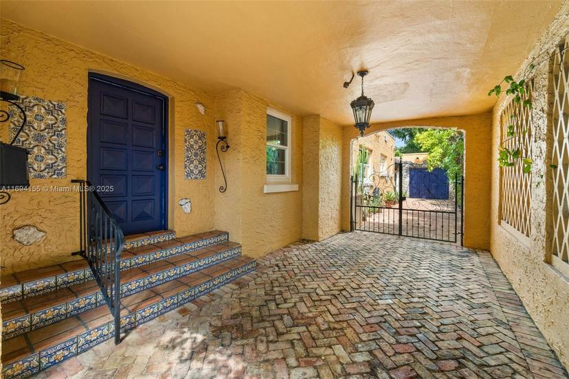 Picture of 407 Navarre Ave, Coral Gables FL 33134