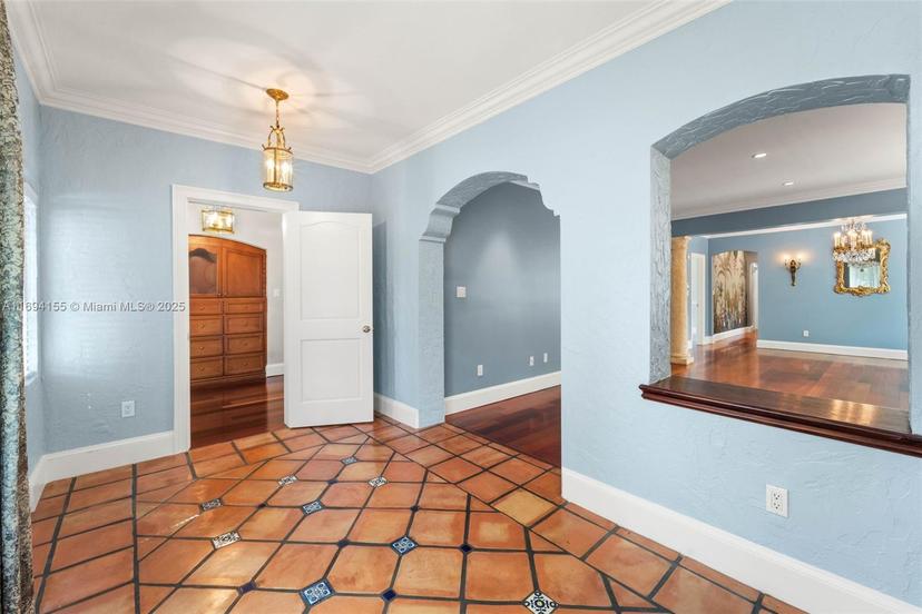 Picture of 407 Navarre Ave, Coral Gables FL 33134