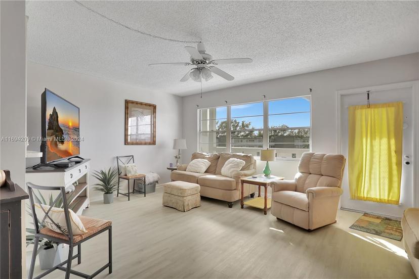 Picture of 4107 E Cambridge E # 4107, Deerfield Beach FL 33442