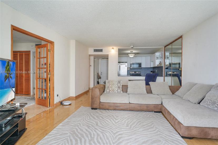 Picture of 100 Bayview Dr # 1411, Sunny Isles Beach FL 33160