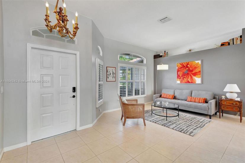 Picture of 148 Fernwood Cres, Royal Palm Beach FL 33411
