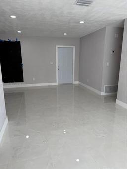 Picture of 954 W 72Nd Pl, Hialeah, FL 33014