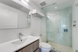 Picture of 6080 Collins Ave # 102, Miami Beach, FL 33140